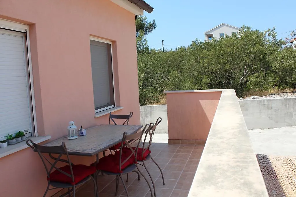 Apartments Luvi Trogir 0*,