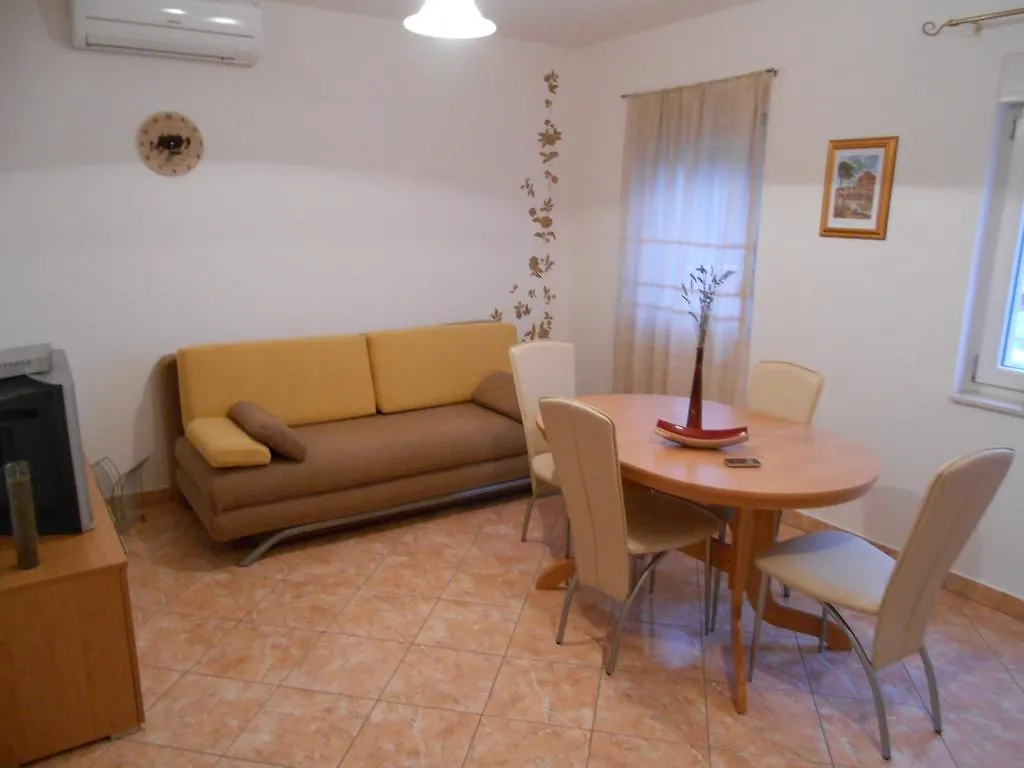 Apartments Luvi Trogir Croatia